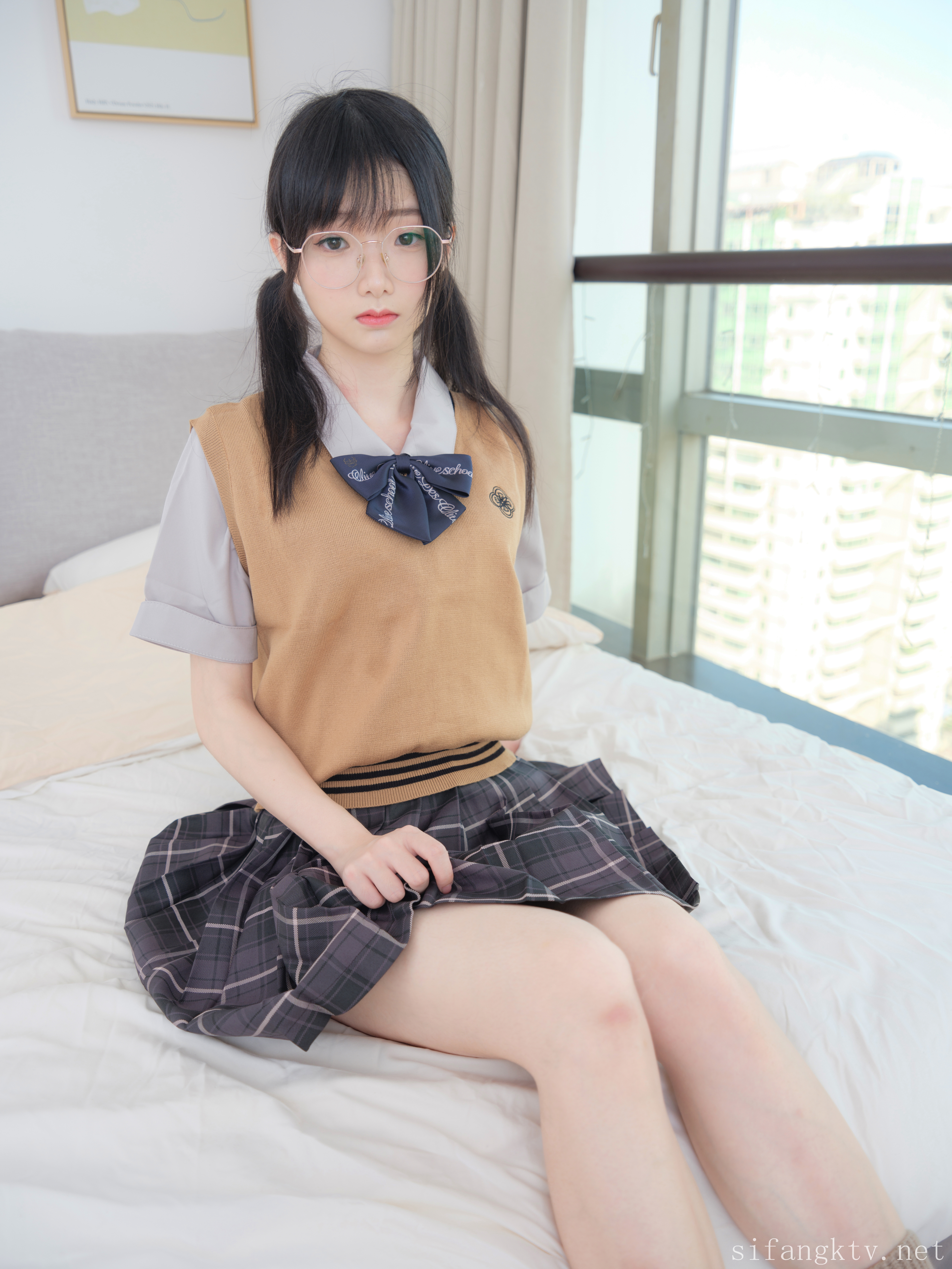 【VIP】奶糖-制服-R18 [99P1V-1.54G]-美图