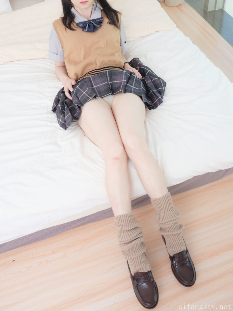 【VIP】奶糖-制服-R18 [99P1V-1.54G]