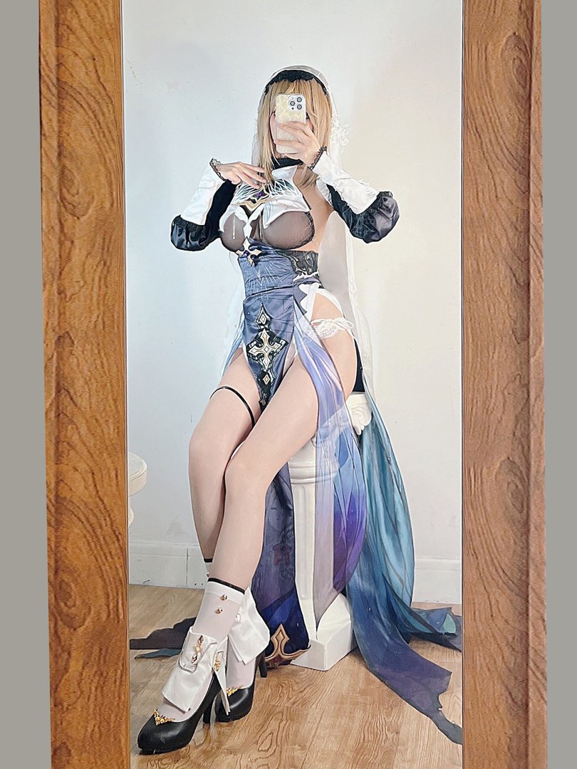 水淼Aqua - Fantia 2021年11月-2022年10月套图合集(25套) - [2022-08-30] Aponia