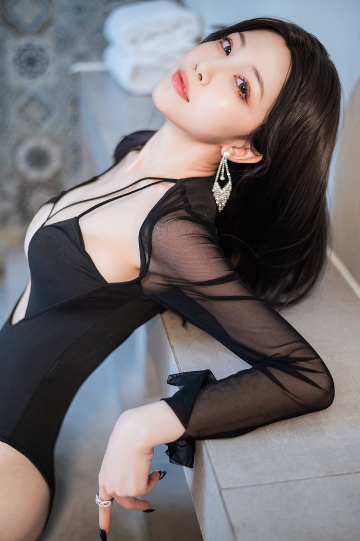 水淼Aqua - Fantia 2021年11月-2022年10月套图合集(25套) - [2022-09-30] 水着のお姉さん