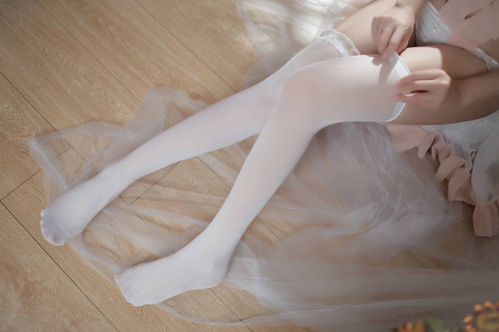 洛桑W伊梓 - 美女写真图集合集打包下载9套 - 洛桑w伊梓 NO.003 暖冬日记 [32P 208MB]