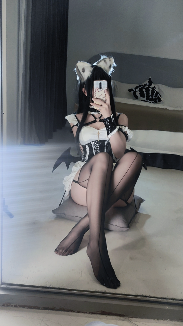 洛桑w伊梓 NO.005 猫耳小恶魔 [42P3V 384MB] - 自拍