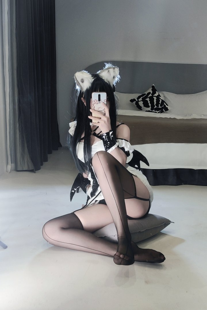 洛桑w伊梓 NO.005 猫耳小恶魔 [42P3V 384MB] - 自拍