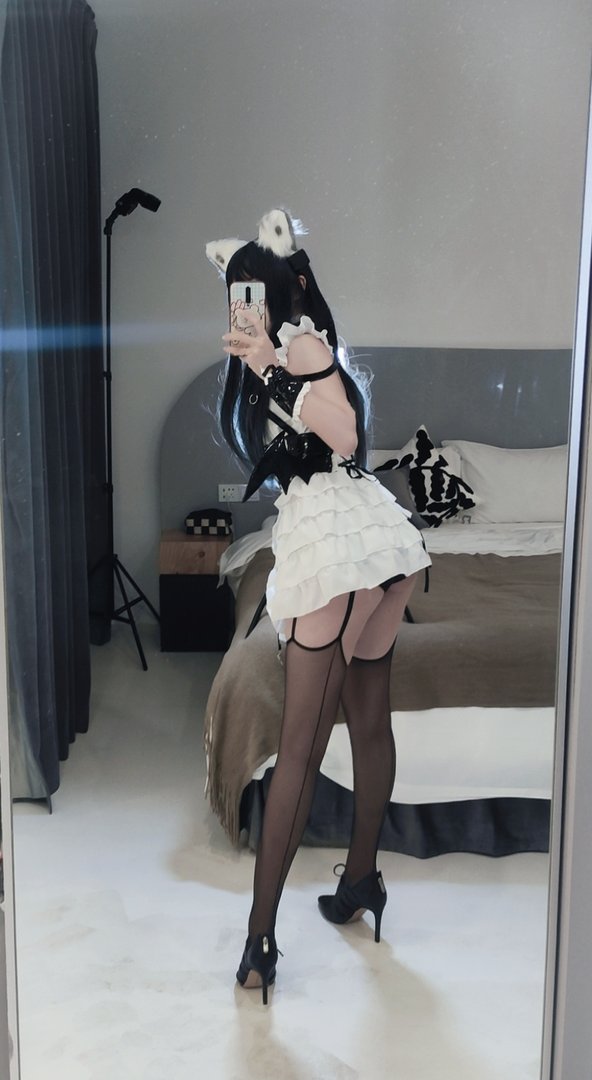 洛桑w伊梓 NO.005 猫耳小恶魔 [42P3V 384MB] - 自拍