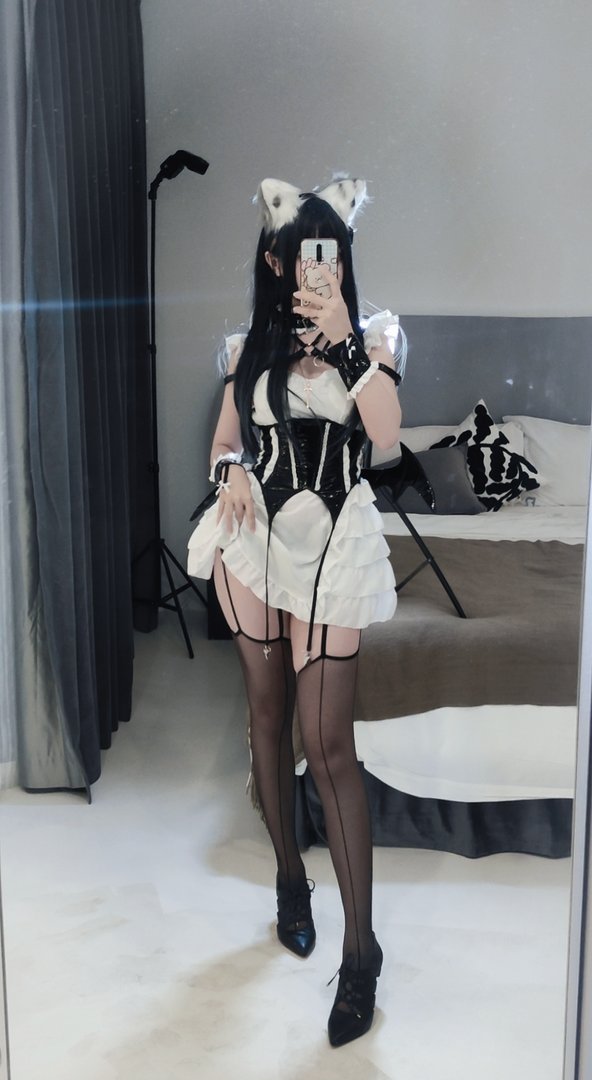 洛桑w伊梓 NO.005 猫耳小恶魔 [42P3V 384MB] - 自拍