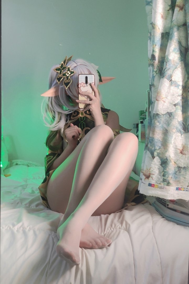 洛桑W伊梓 - 美女写真图集合集打包下载9套 - 洛桑w伊梓 NO.007 小草神 [39P 3V 111MB]