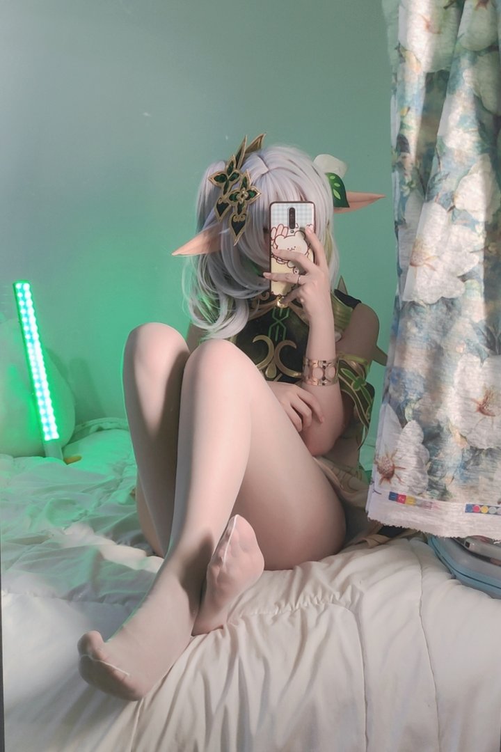 洛桑W伊梓 - 美女写真图集合集打包下载9套 - 洛桑w伊梓 NO.007 小草神 [39P 3V 111MB]