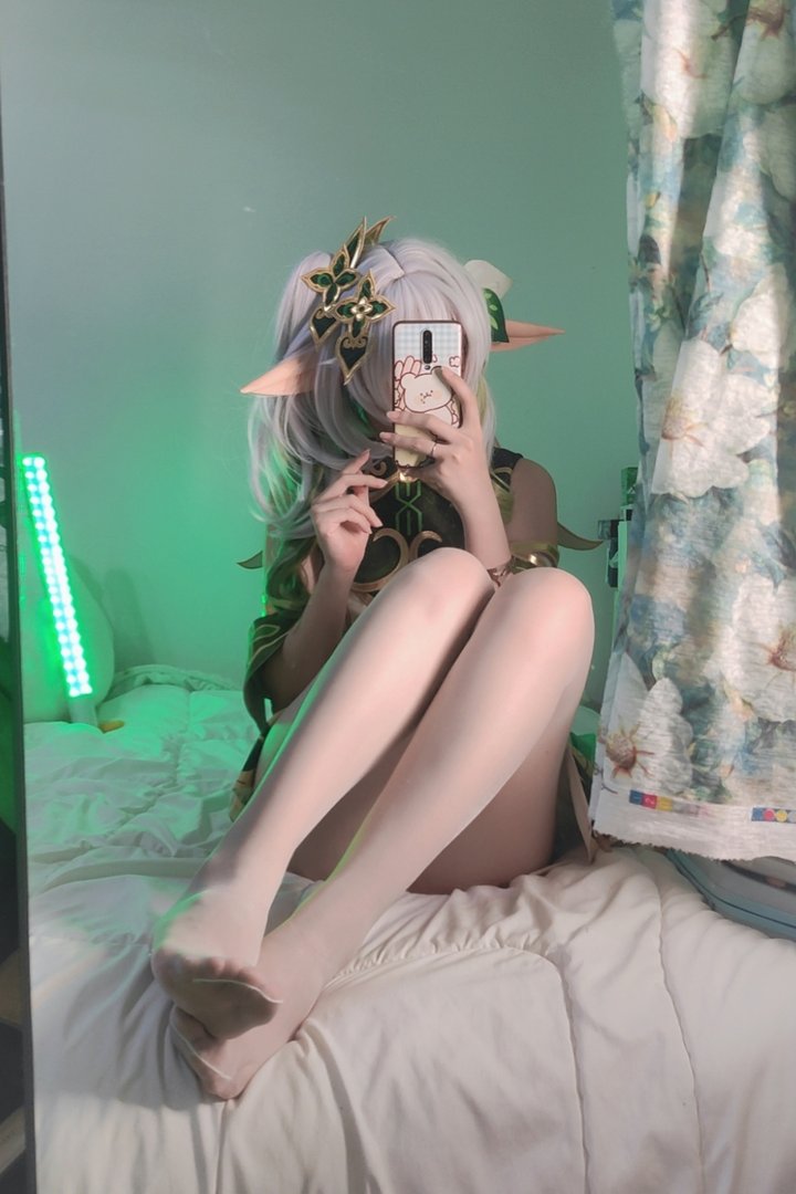 洛桑W伊梓 - 美女写真图集合集打包下载9套 - 洛桑w伊梓 NO.007 小草神 [39P 3V 111MB]