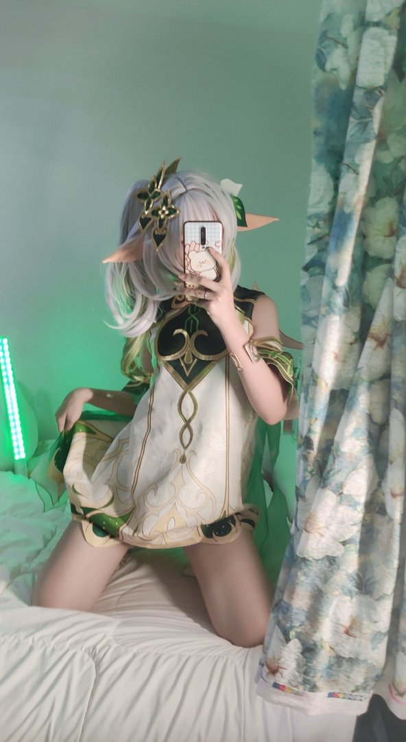 洛桑W伊梓 - 美女写真图集合集打包下载9套 - 洛桑w伊梓 NO.007 小草神 [39P 3V 111MB]