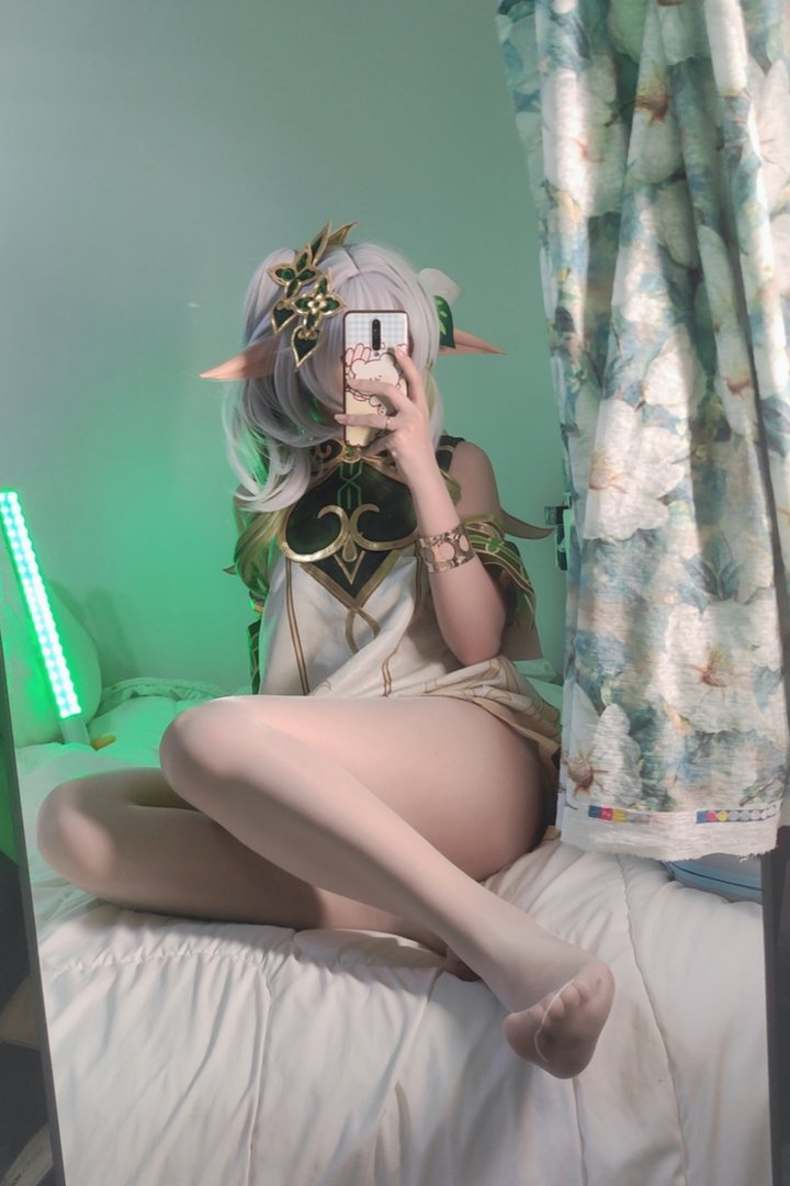 洛桑W伊梓 - 美女写真图集合集打包下载9套 - 洛桑w伊梓 NO.007 小草神 [39P 3V 111MB]