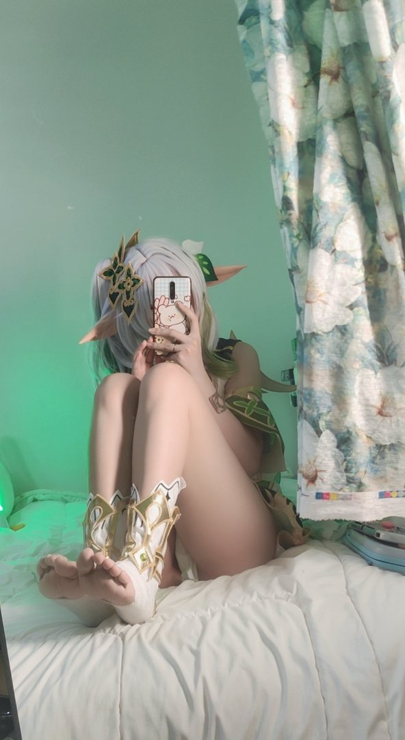 洛桑W伊梓 - 美女写真图集合集打包下载9套 - 洛桑w伊梓 NO.007 小草神 [39P 3V 111MB]