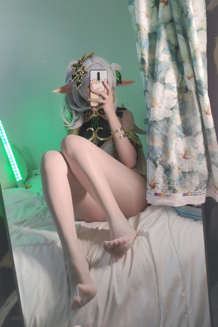 洛桑W伊梓 - 美女写真图集合集打包下载9套 - 洛桑w伊梓 NO.007 小草神 [39P 3V 111MB]