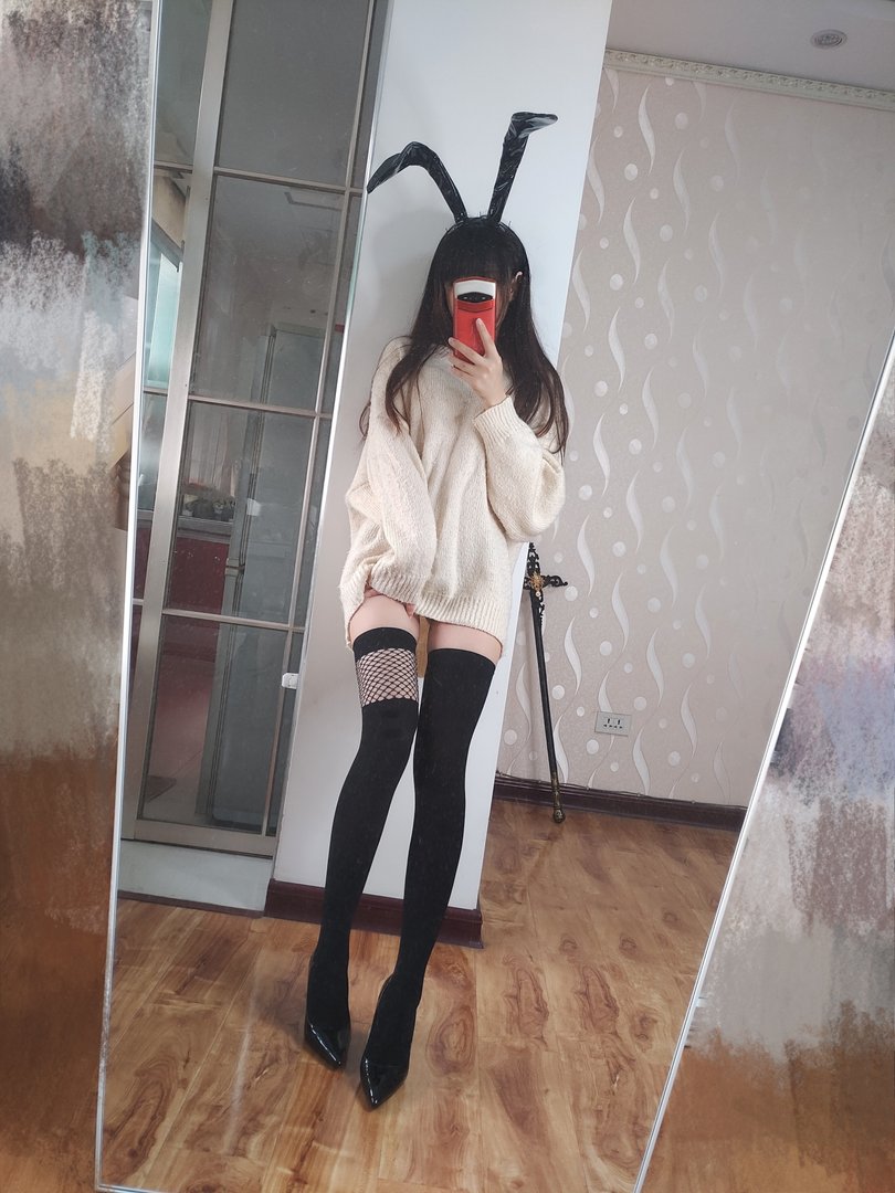 雪琪SAMA - 竞技泳衣(黑丝+肉丝+自拍) - 自拍-美图