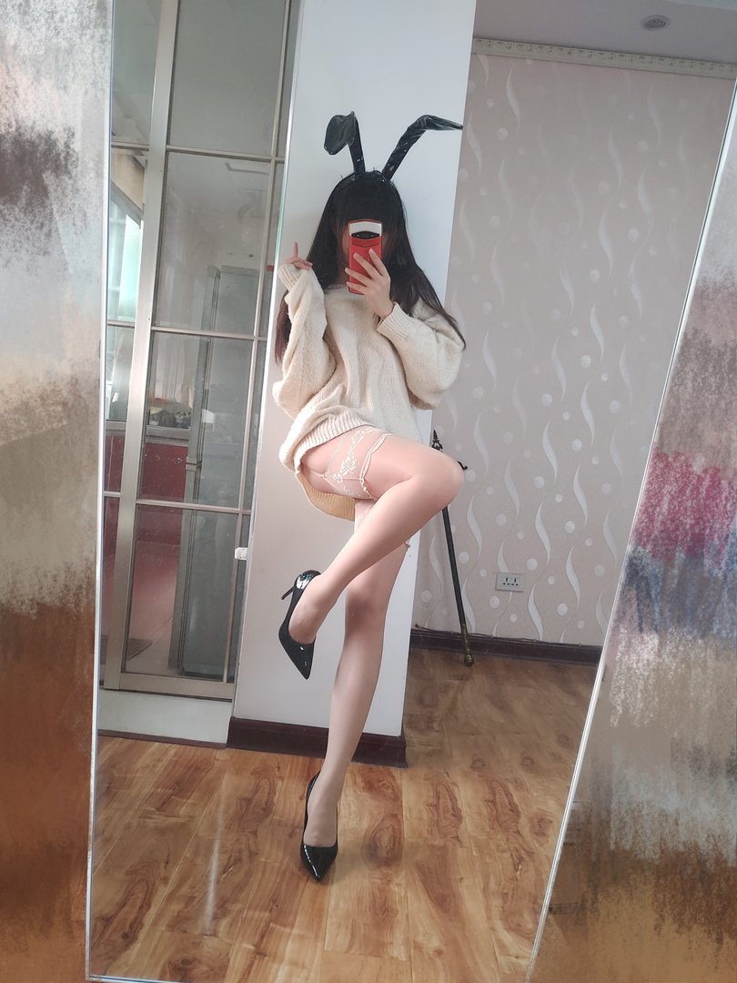 雪琪SAMA - 竞技泳衣(黑丝+肉丝+自拍) - 自拍