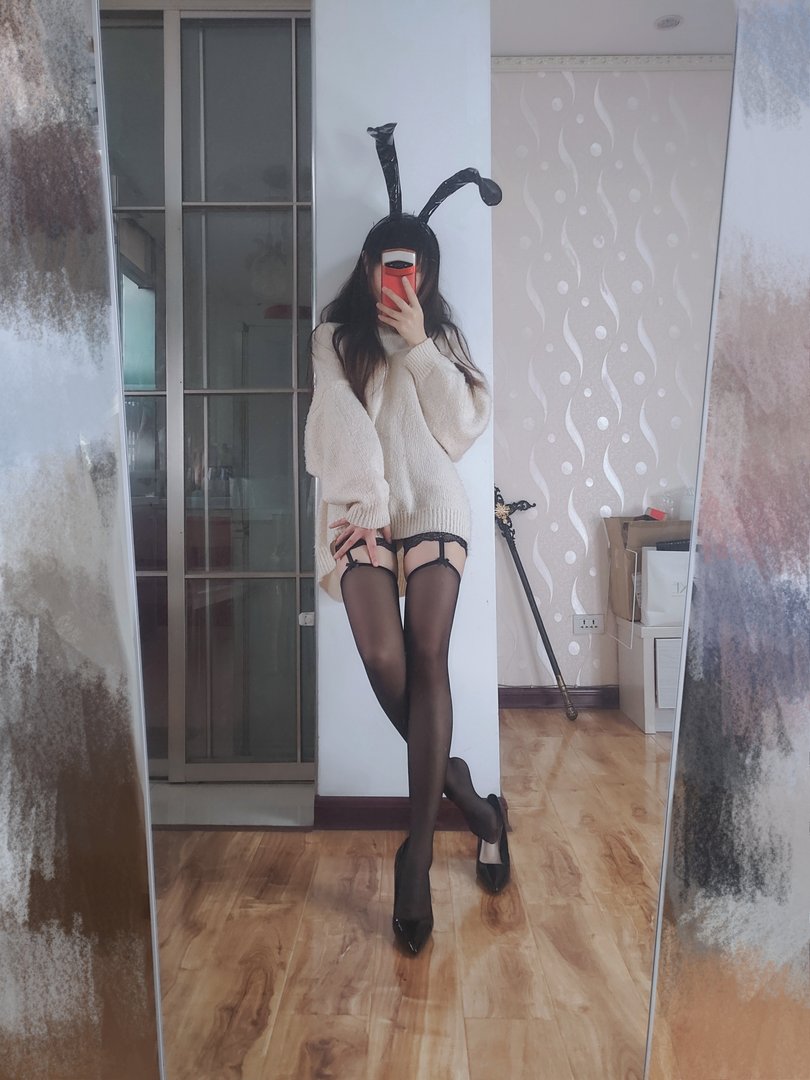 雪琪SAMA - 竞技泳衣(黑丝+肉丝+自拍) - 自拍