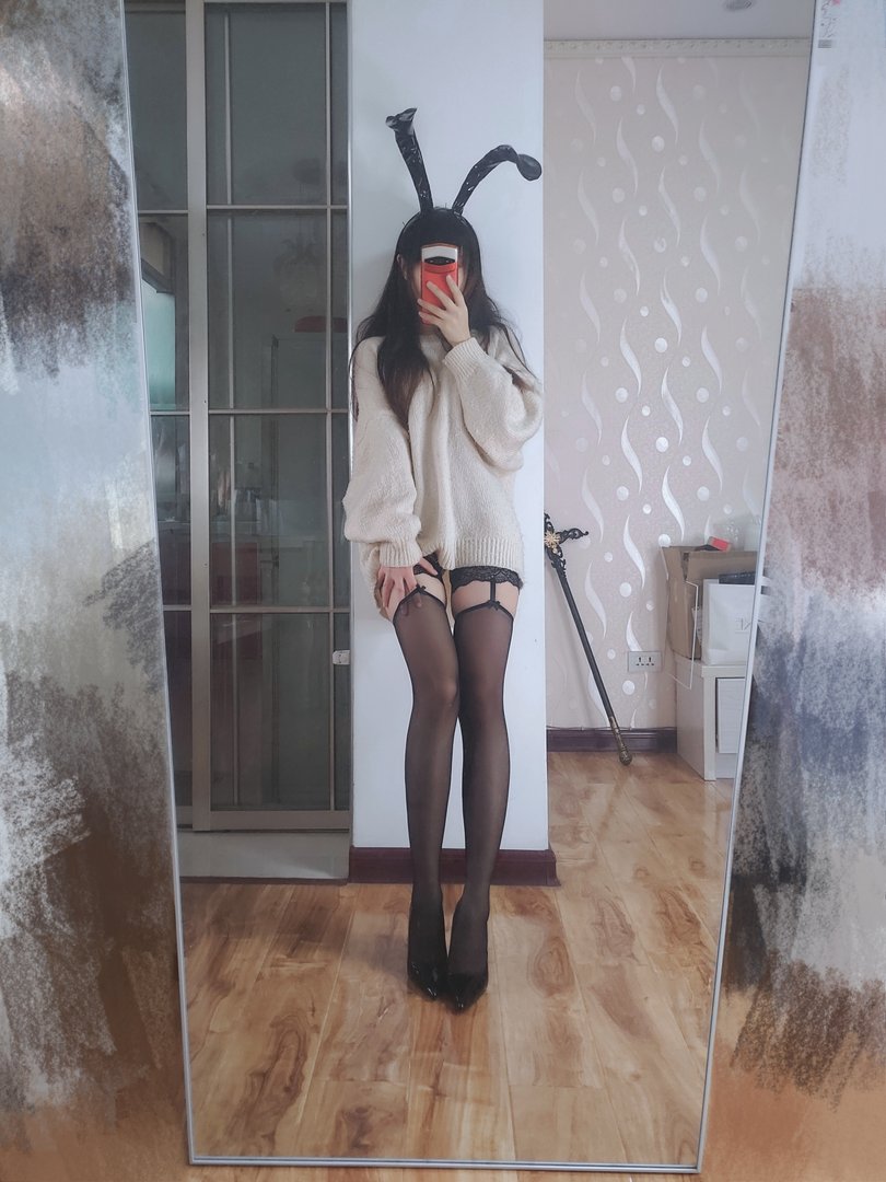 雪琪SAMA - 竞技泳衣(黑丝+肉丝+自拍) - 自拍