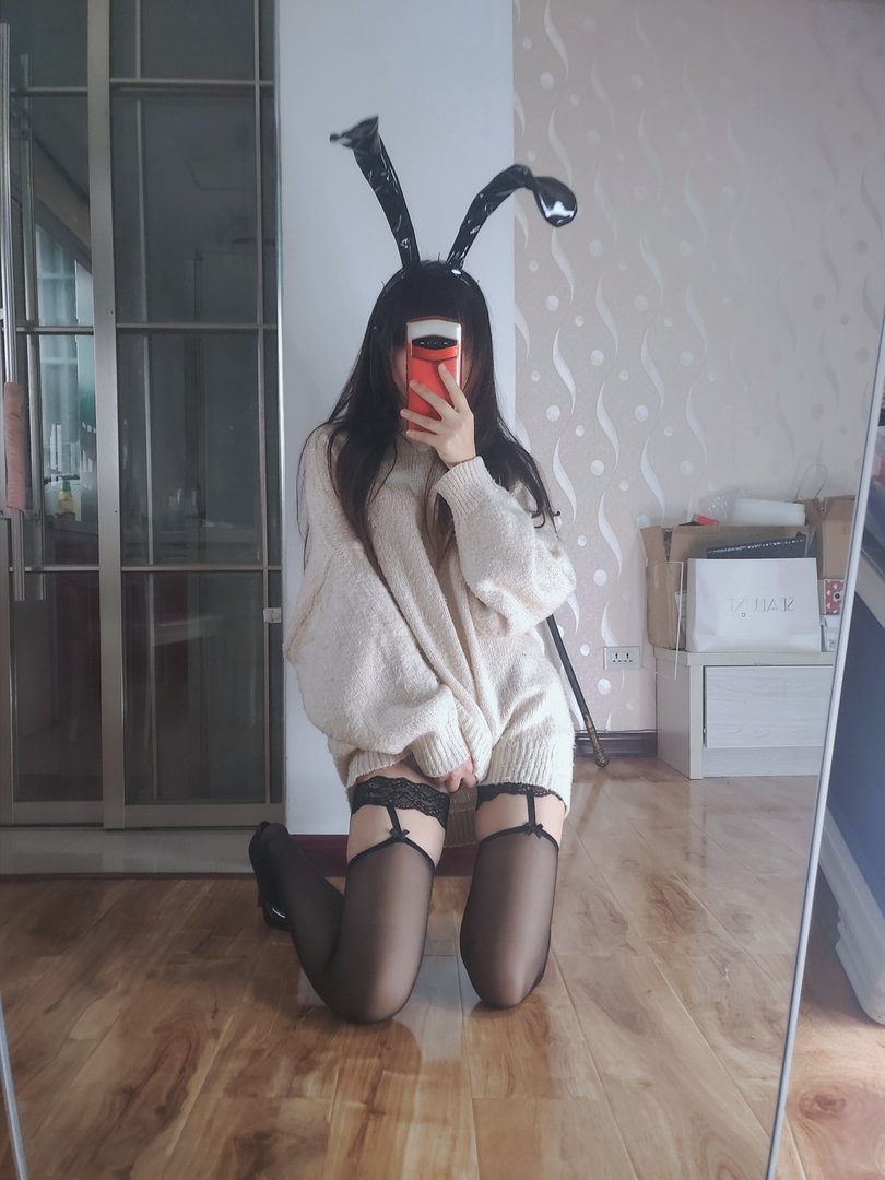 雪琪SAMA - 竞技泳衣(黑丝+肉丝+自拍) - 自拍