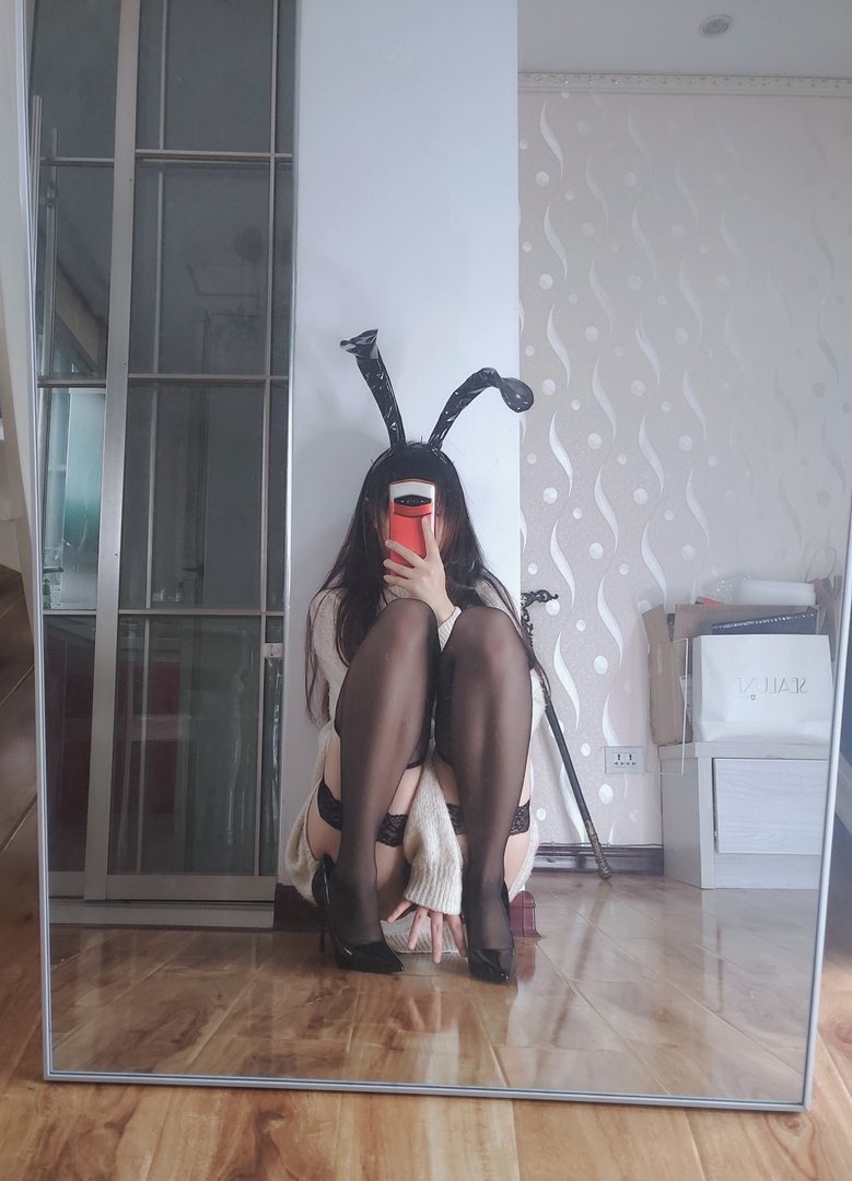 雪琪SAMA - 竞技泳衣(黑丝+肉丝+自拍) - 自拍