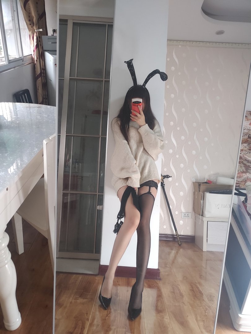 雪琪SAMA - 竞技泳衣(黑丝+肉丝+自拍) - 自拍