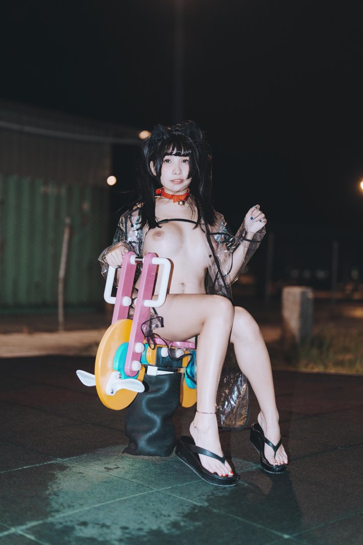 慕慕momo - 006 – 慕慕Momo-溜雨衣貓貓 [48P]