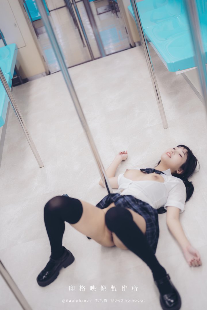 慕慕momo - 017 – 慕慕Momo-ﯞ_ 電車通學少女 ﰯ_ [64P6V]