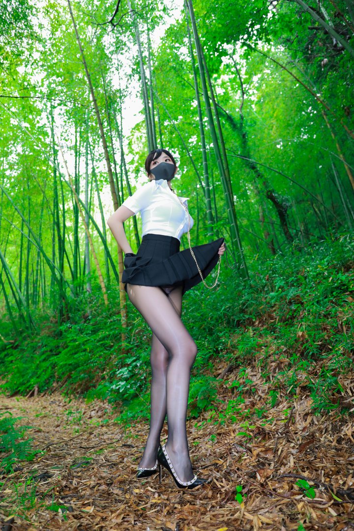 李佳 [1185P-4.87GB] - NO.007 黑百褶裙森林（正片）[58P-349MB]