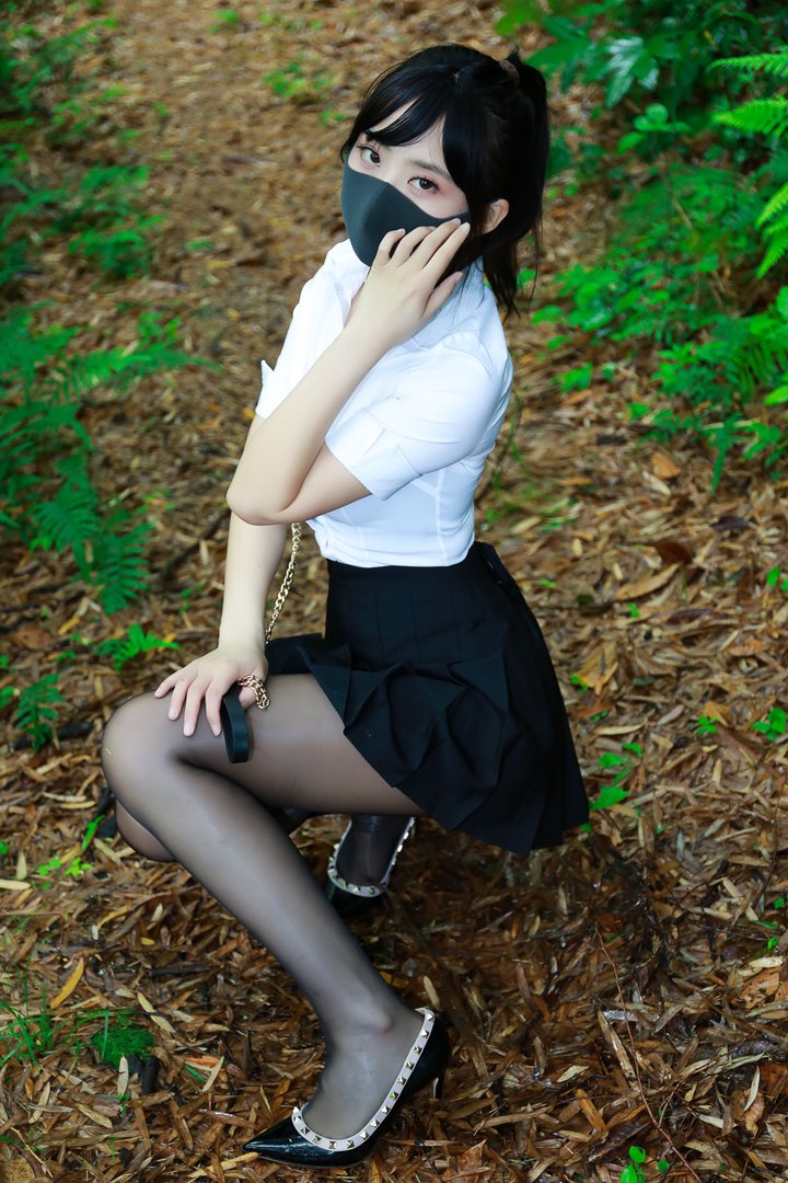 李佳 [1185P-4.87GB] - NO.007 黑百褶裙森林（正片）[58P-349MB]