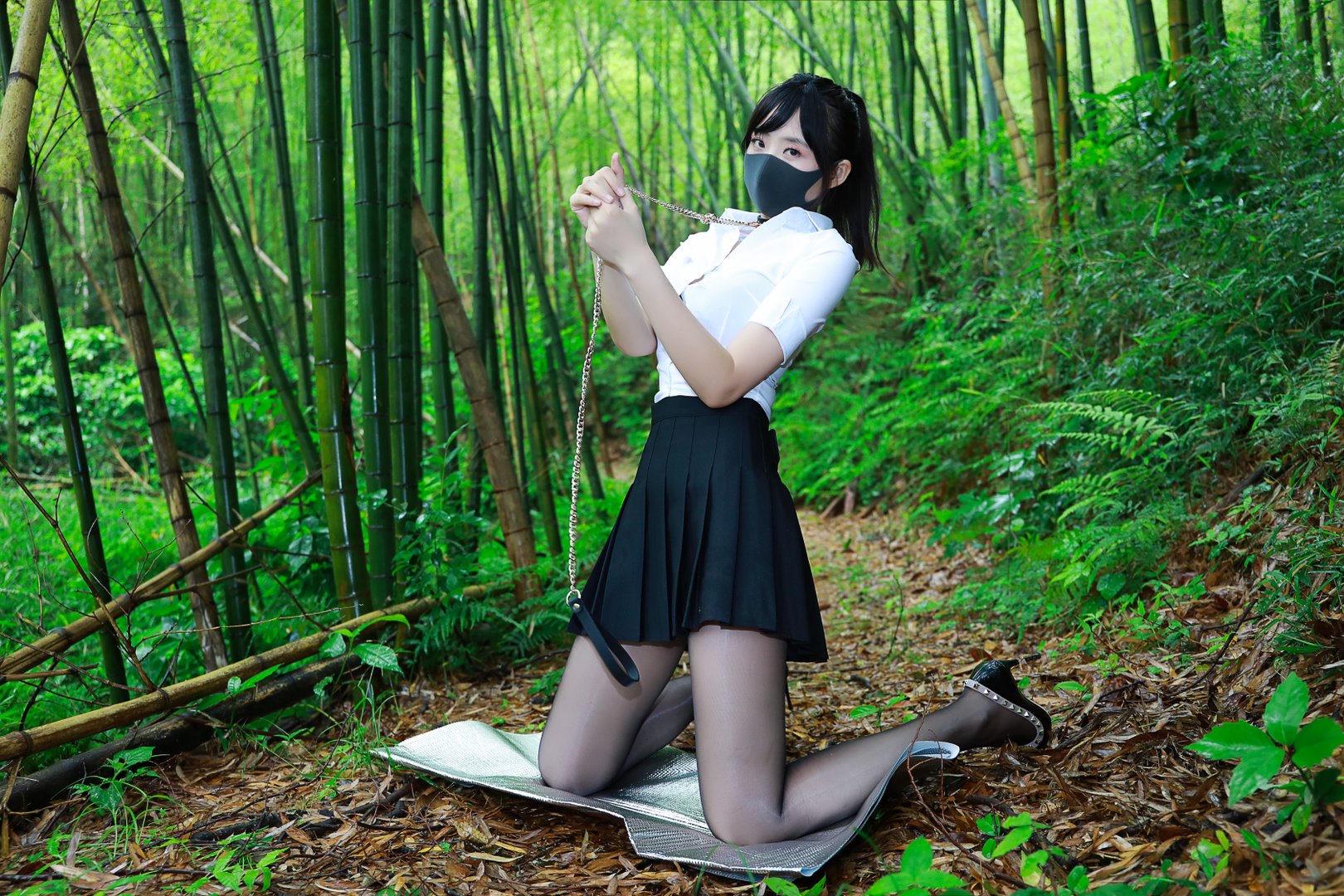 李佳 [1185P-4.87GB] - NO.007 黑百褶裙森林（正片）[58P-349MB]