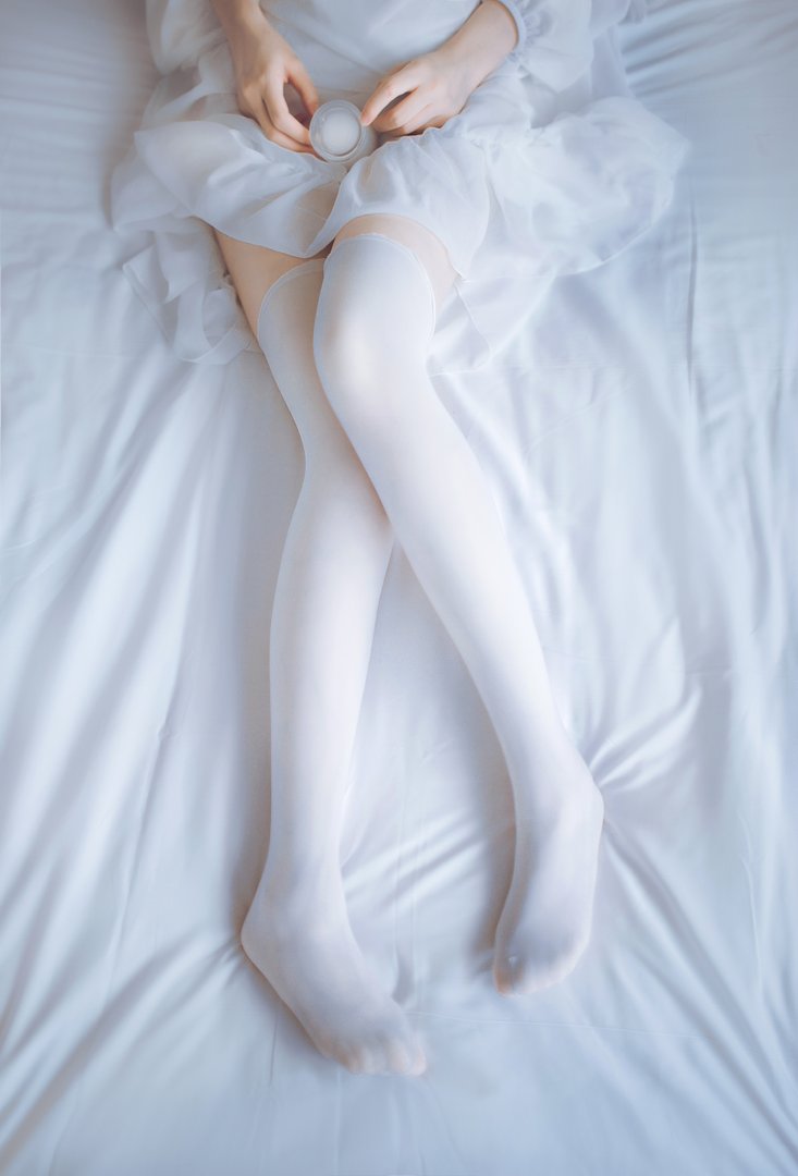 疯猫丨138 - NO.003 白色睡衣 [24P-183MB]