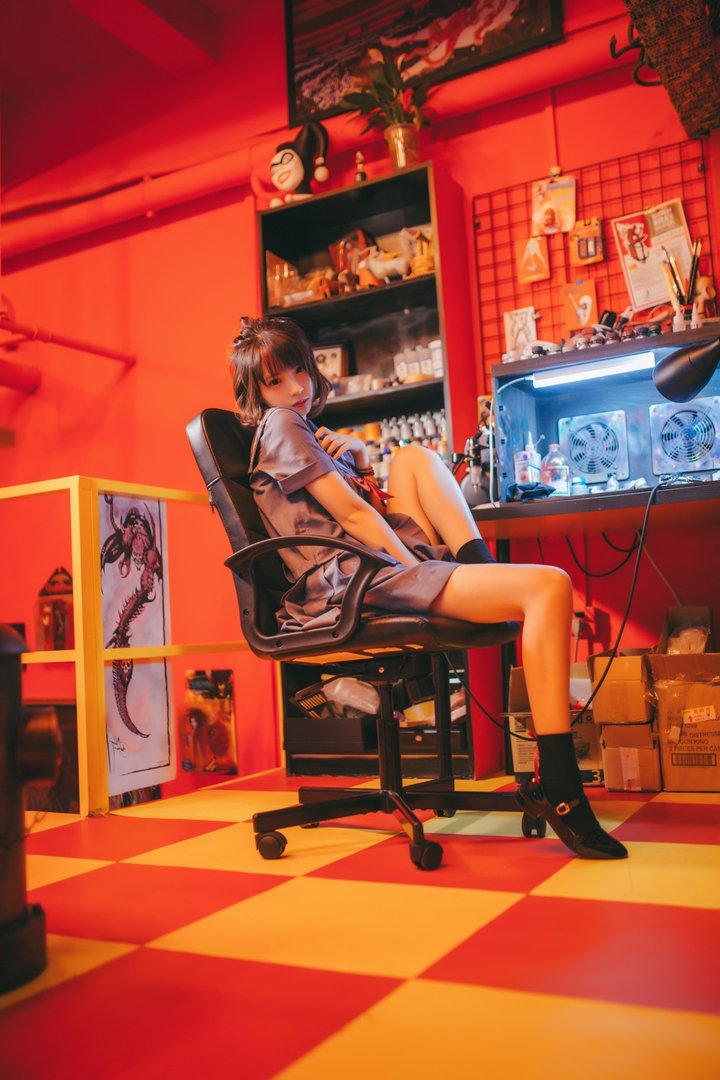 疯猫丨138 - NO.004 被囚禁的少女 [44P-57.5MB]