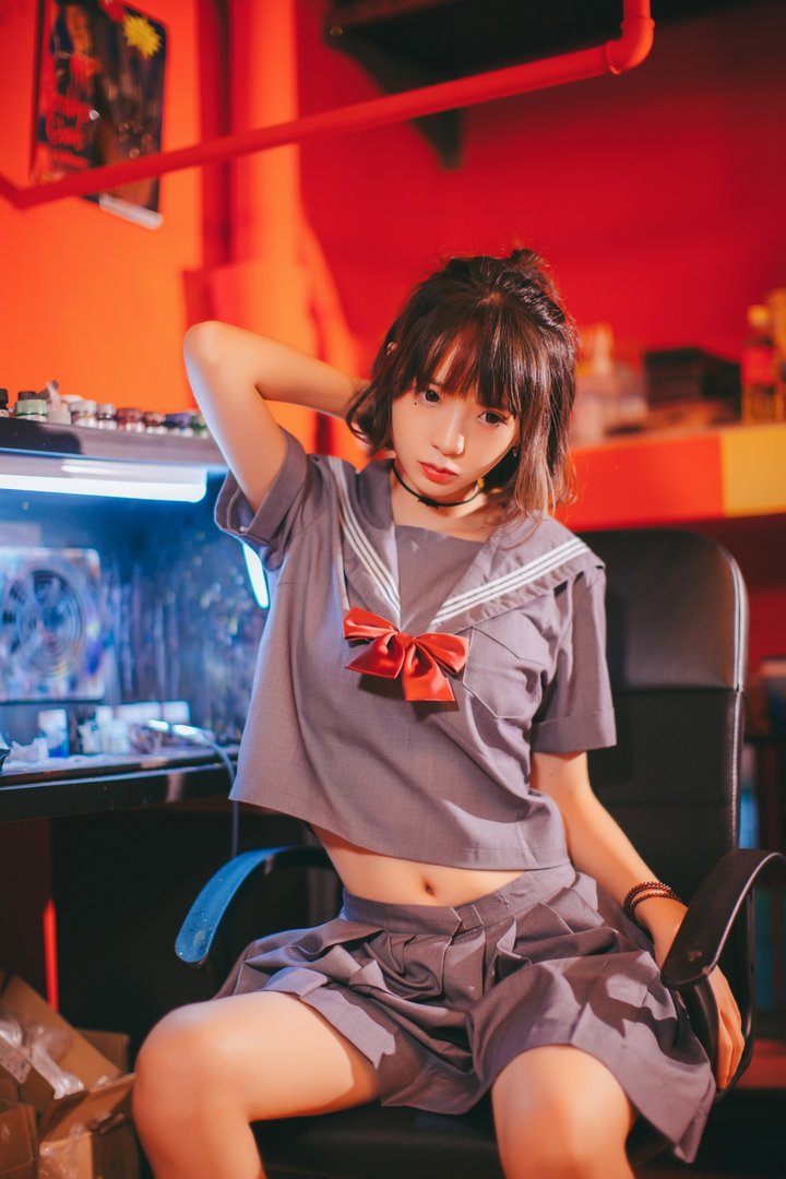 疯猫丨138 - NO.004 被囚禁的少女 [44P-57.5MB]