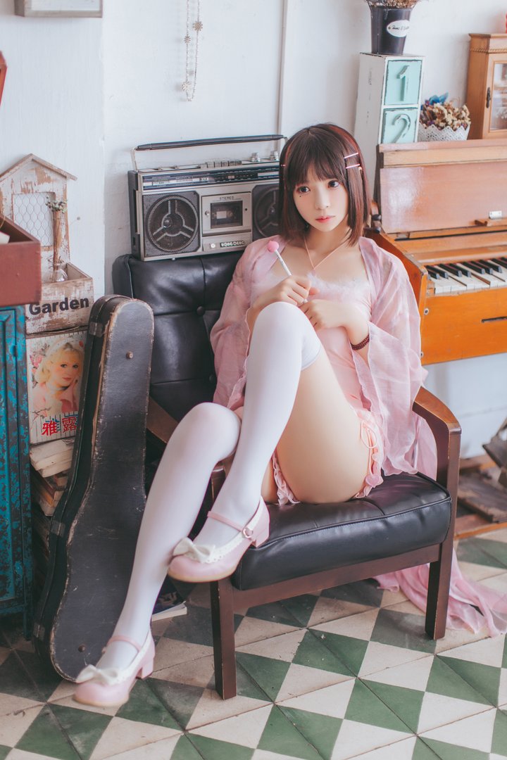 疯猫丨138 – NO.005 粉红日常 [19P-184MB]-美图