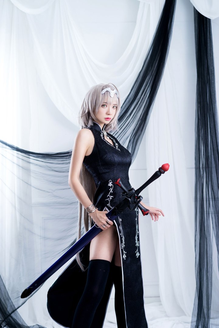 疯猫丨138 - NO.008 黑骑士 [16P-58.4MB]