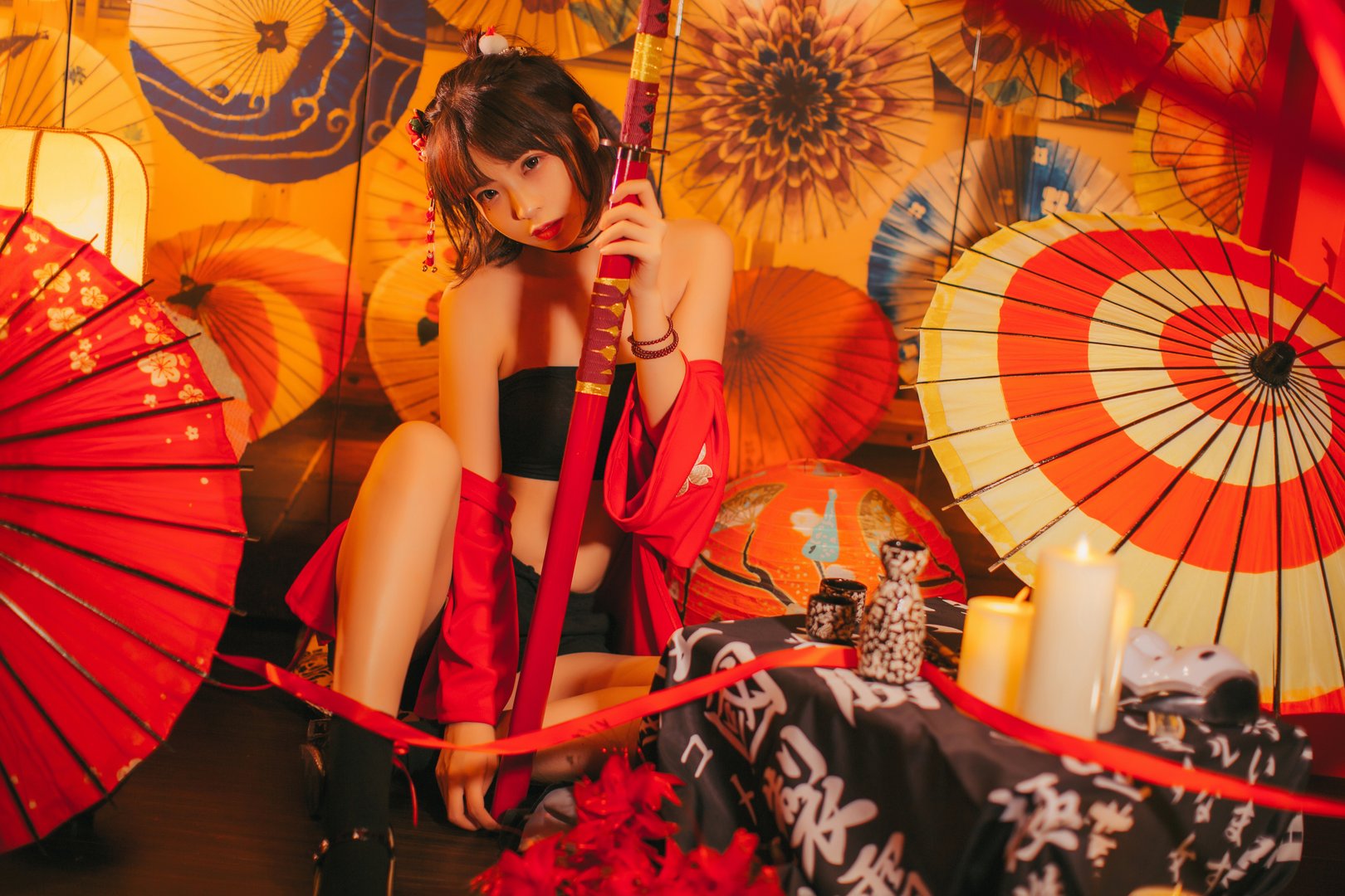 疯猫丨138 - NO.010 红色羽衣 [15P-192MB]