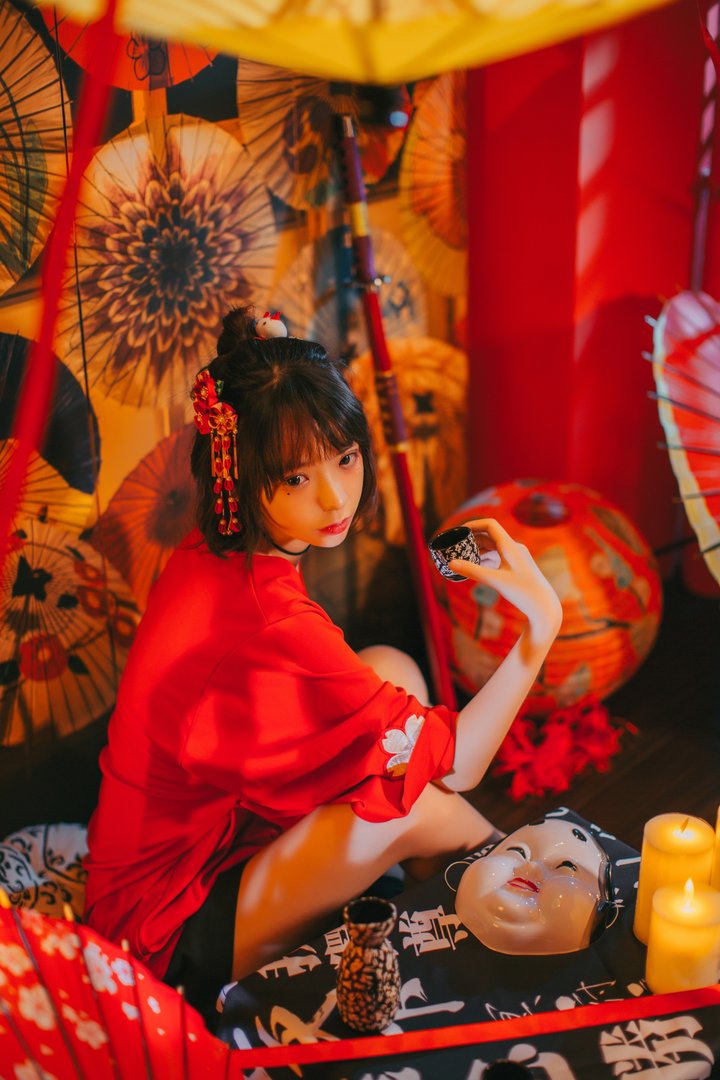 疯猫丨138 - NO.010 红色羽衣 [15P-192MB]