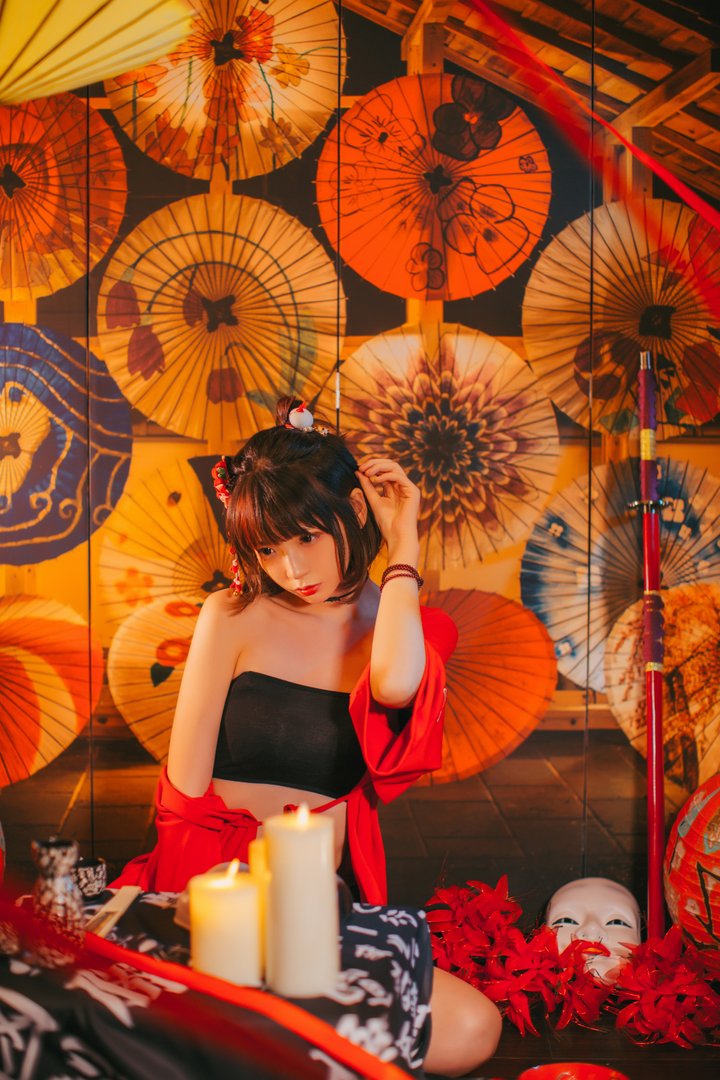 疯猫丨138 - NO.010 红色羽衣 [15P-192MB]