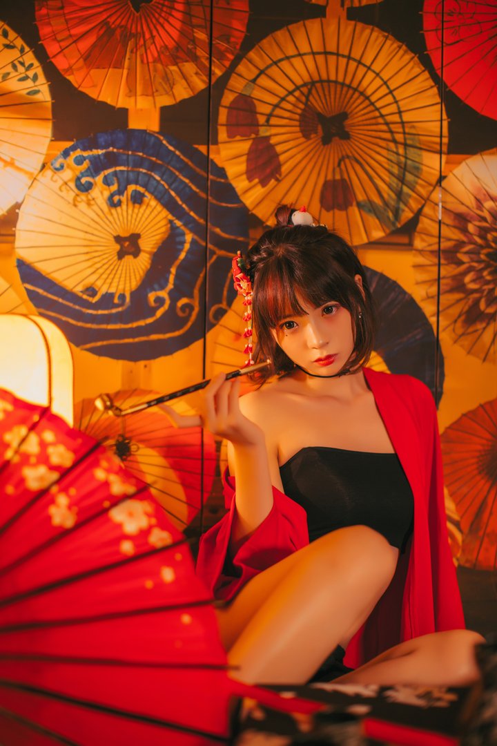 疯猫丨138 - NO.010 红色羽衣 [15P-192MB]