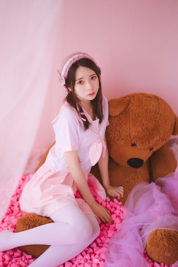 疯猫丨138 - NO.016 丝袜狂想曲(粉) [64P-622.69MB]