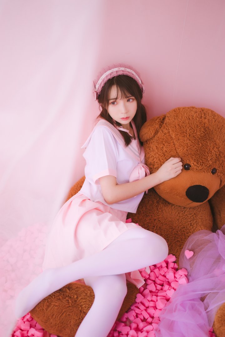 疯猫丨138 - NO.016 丝袜狂想曲(粉) [64P-622.69MB]