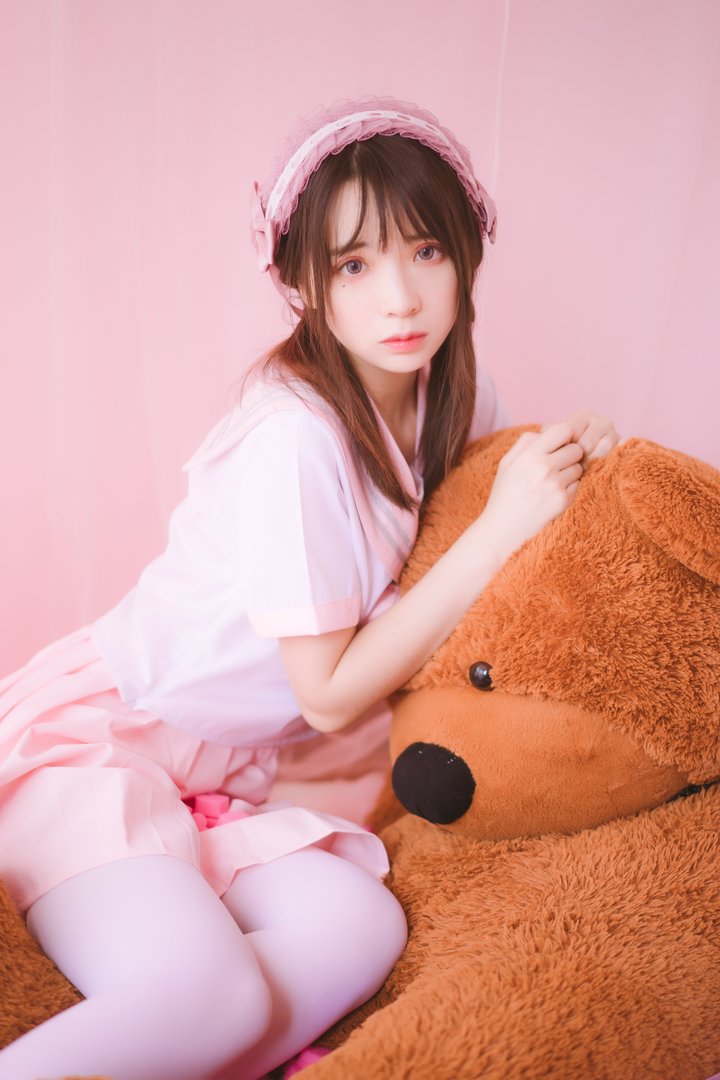 疯猫丨138 - NO.016 丝袜狂想曲(粉) [64P-622.69MB]