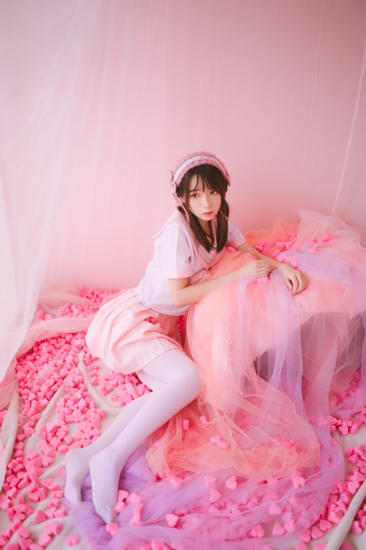 疯猫丨138 - NO.016 丝袜狂想曲(粉) [64P-622.69MB]