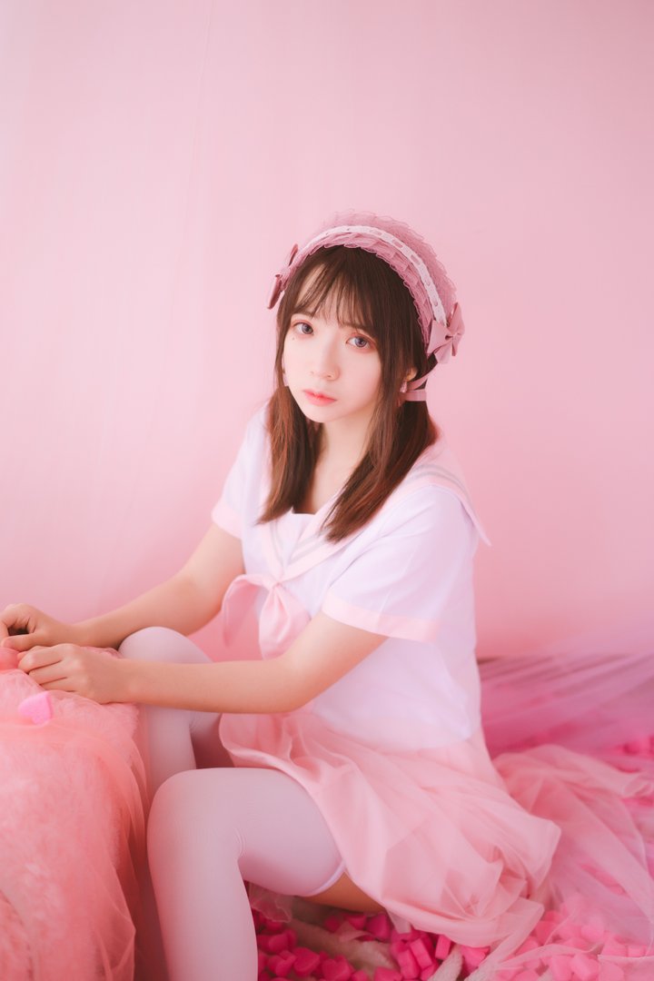 疯猫丨138 - NO.016 丝袜狂想曲(粉) [64P-622.69MB]