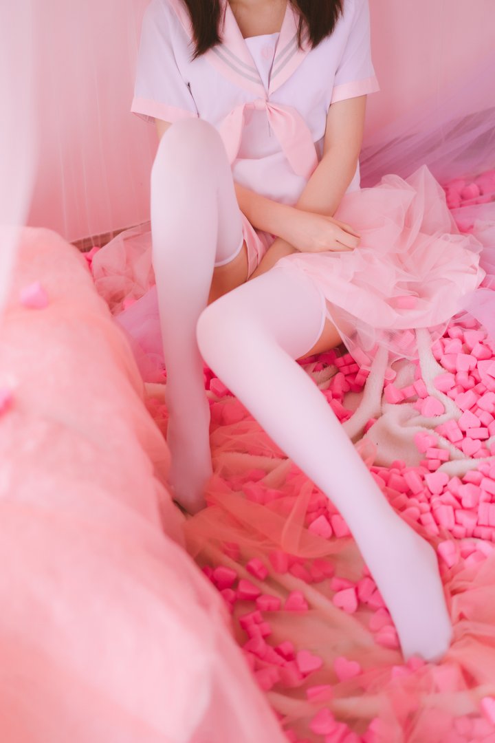 疯猫丨138 - NO.016 丝袜狂想曲(粉) [64P-622.69MB]