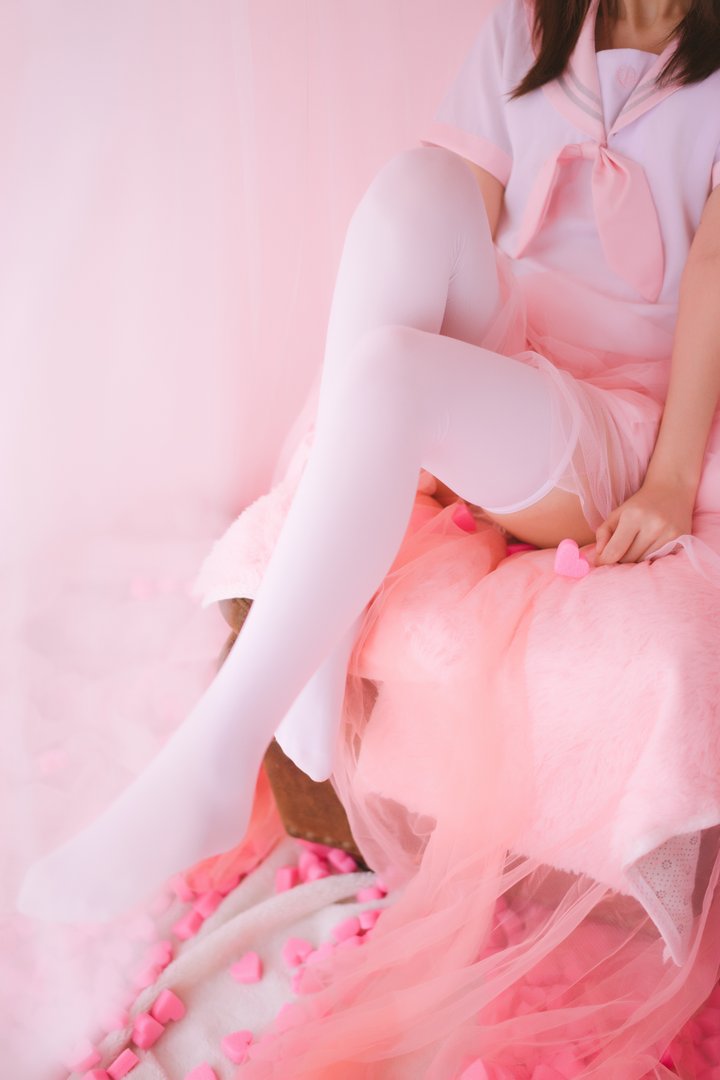 疯猫丨138 - NO.016 丝袜狂想曲(粉) [64P-622.69MB]